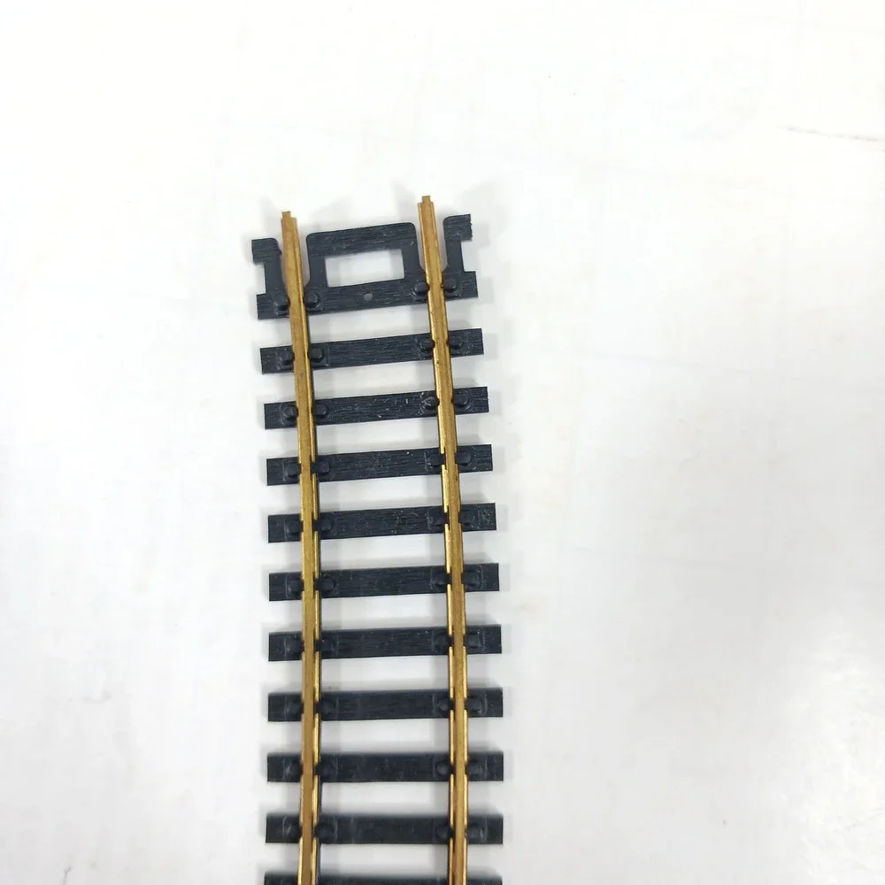 Lot of 26 Curved Model Train Track Brass Rail Snap-Fit Sections Black Ties 9 in